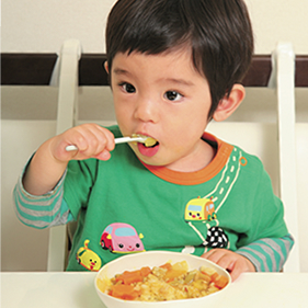 １歳から食べられる、食物アレルギー対応の子ども用カレー