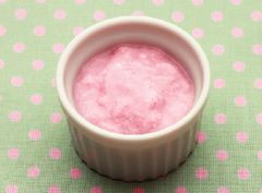 イチゴミルクパンがゆ ゴックン期の離乳食レシピ ハッピー ノート Com