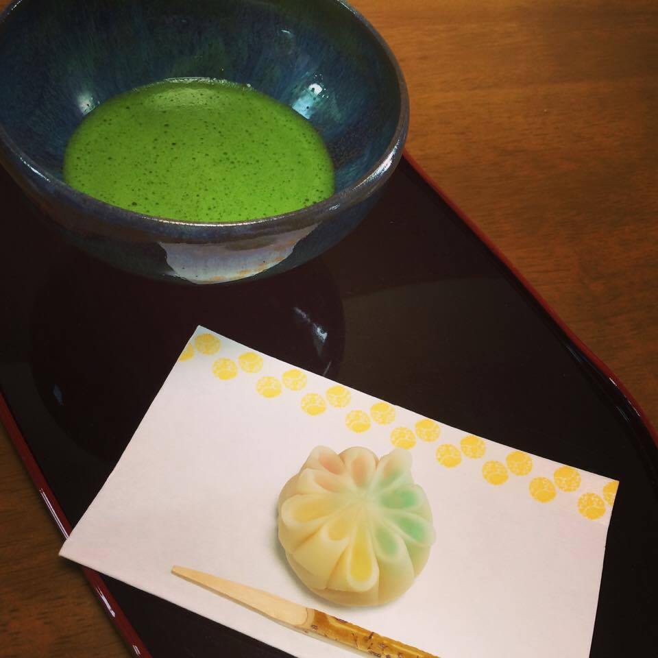 親子で日本茶 抹茶に合うお菓子とワンポイントマナー 輝くママ ハッピー ノート Com