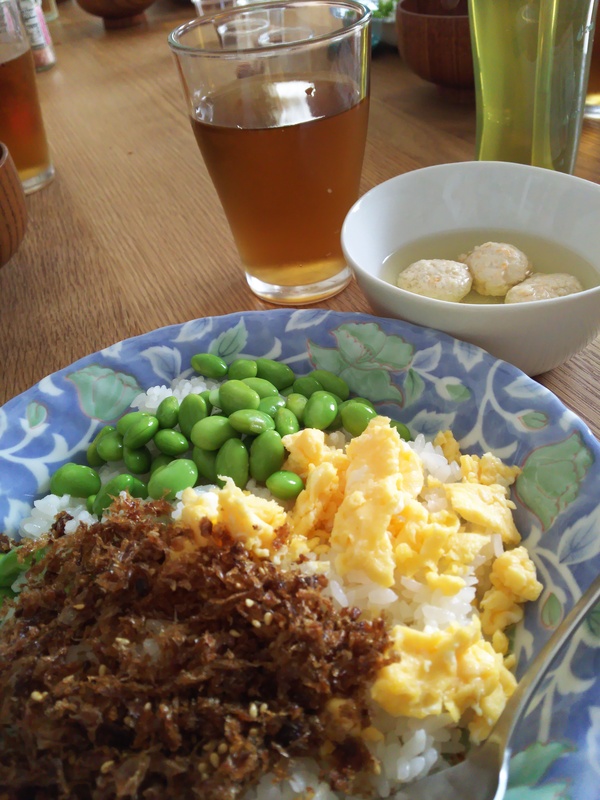 幼児食３色丼.jpg