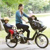子ども乗せ電動アシスト自転車なら坂道もラクラク！