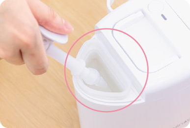 チューブのつまりを防ぐ洗浄水タンク