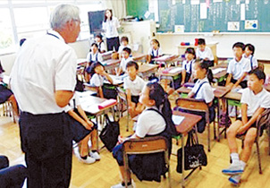 週末に地域の人が学習支援