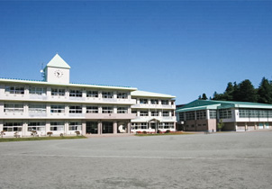 学童保育と学校通学を支援