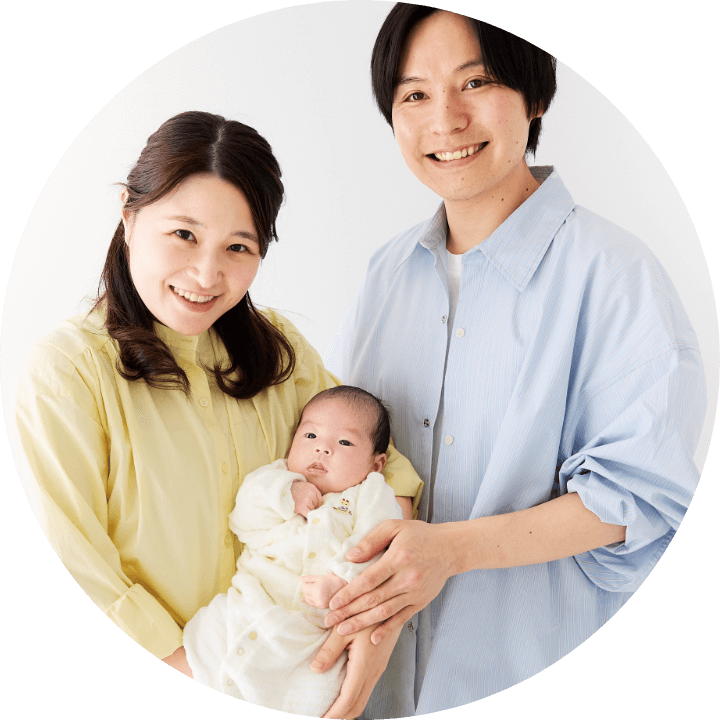 読者モデルの理紗さん、孔明さん、和凜（かりん）ちゃん（1ヵ月）の画像